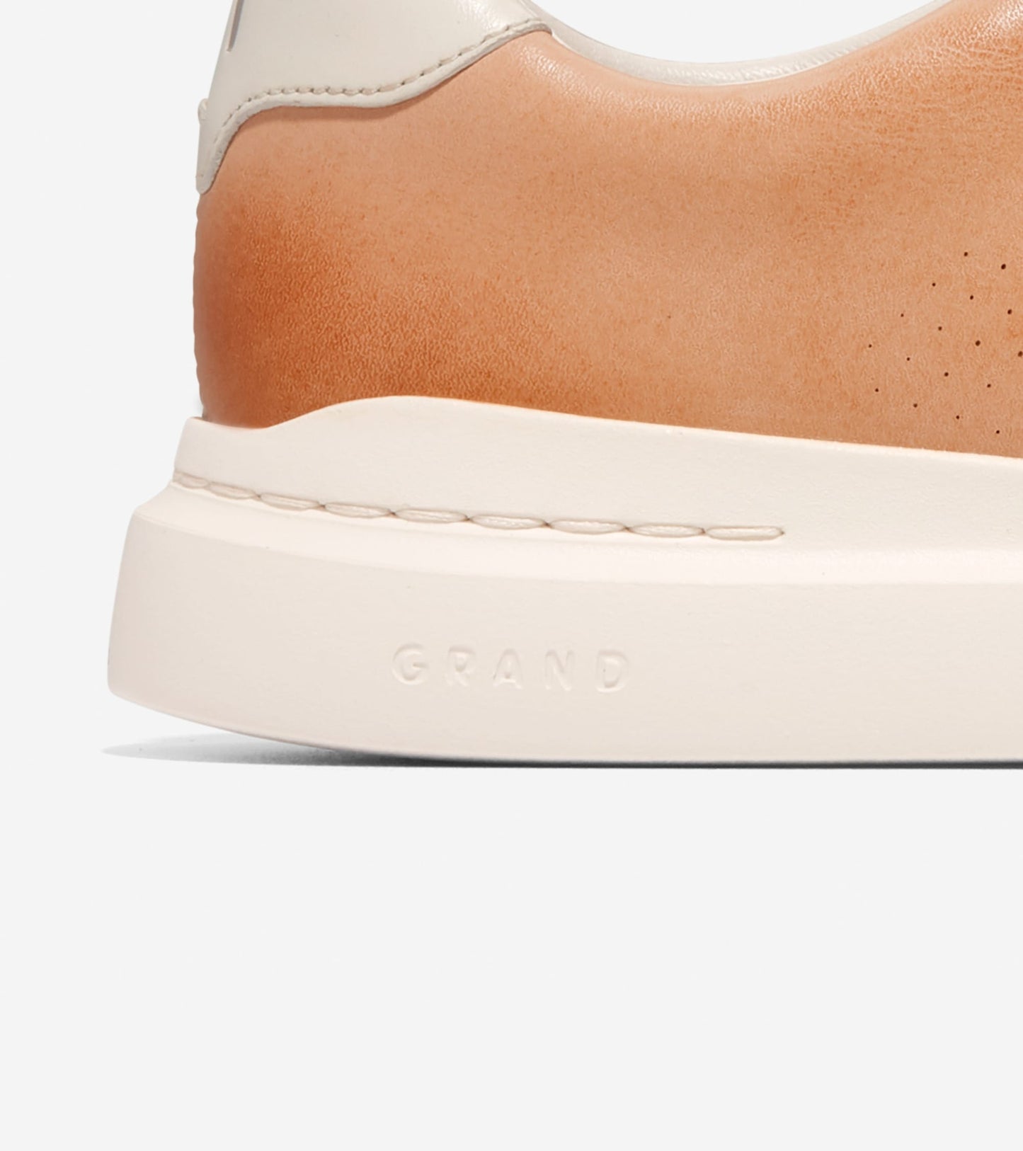 C37243:CH BARELY BEIGE VACHETTA/IVORY