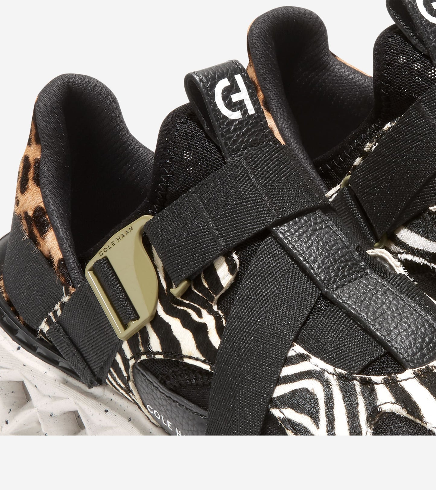 C38457:BLACK/SAFARI PRINT/IVORY