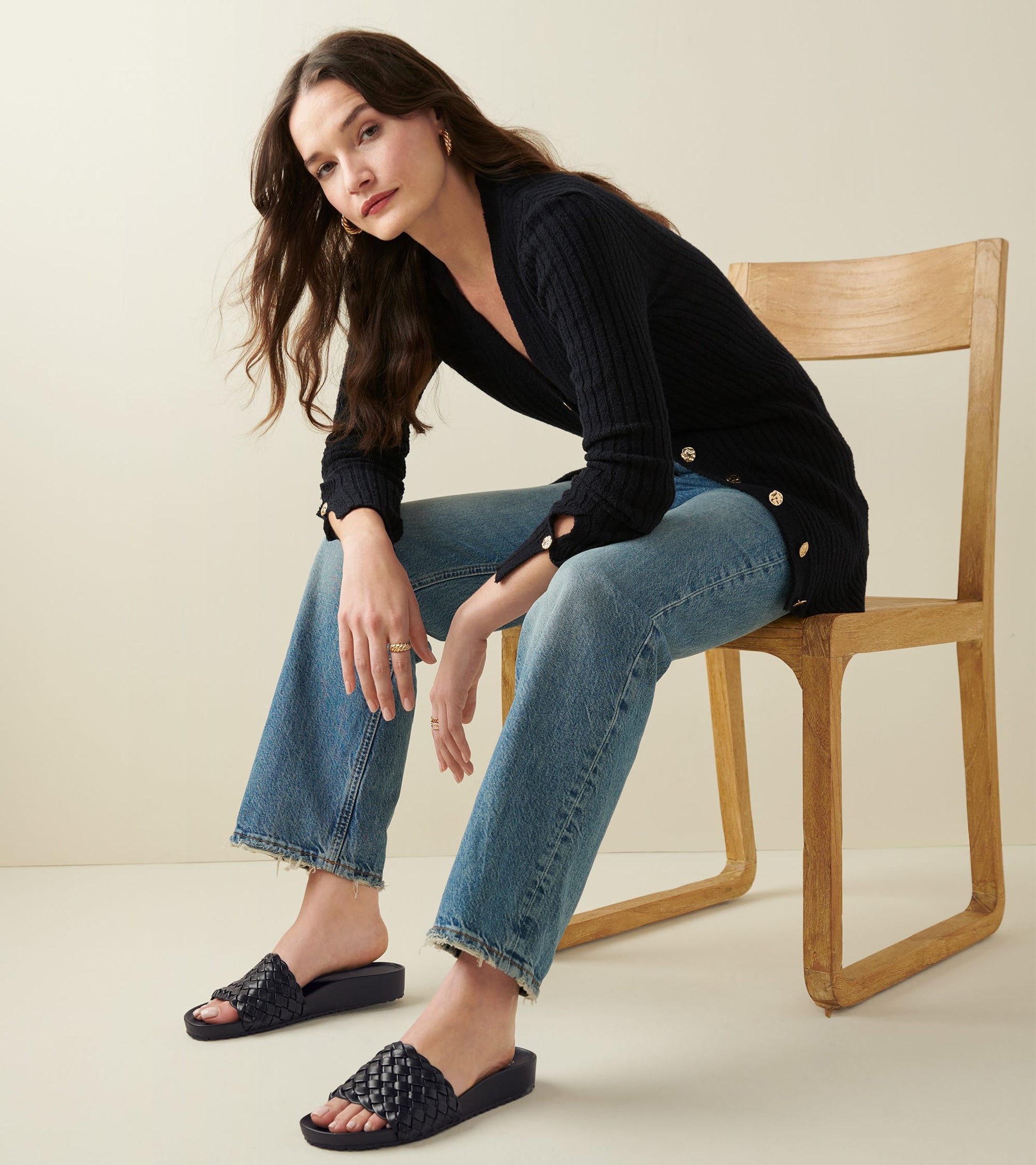 W25883:BLACK LTR