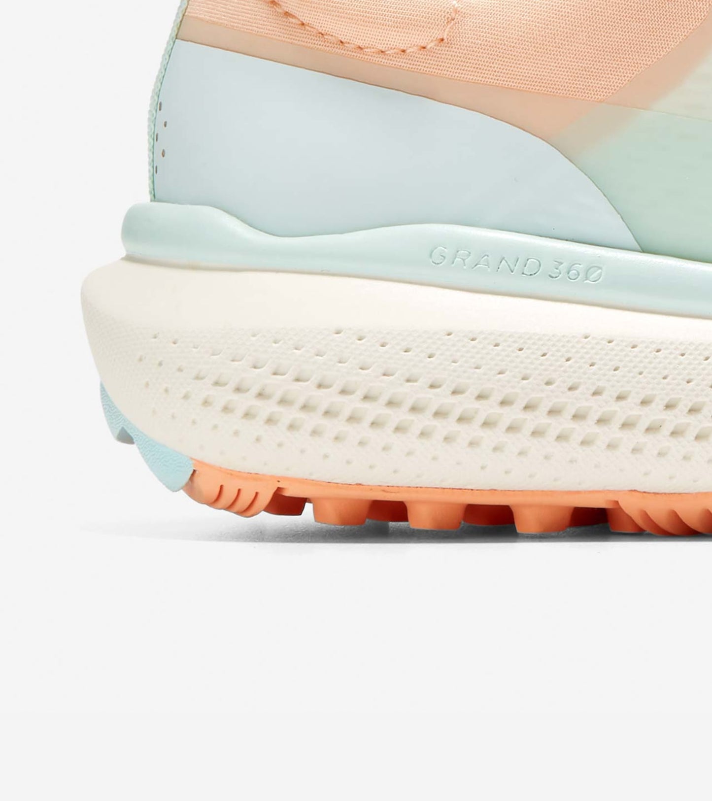W26782:IVORY/OPTIC WHITE/BLUE GLASS/PEACH